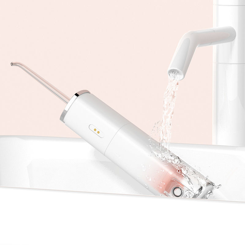 4개의 분사구를 가진 휴대용 음 코드가 없는 물 Flosser 재충전용 깊은 청소